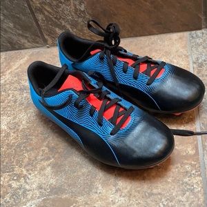Kids soccer cleats